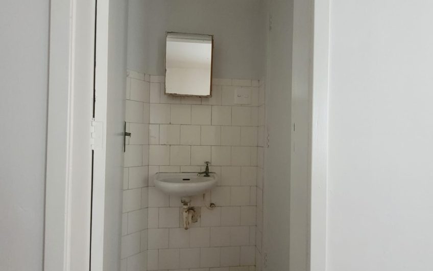 Conjunto para alugar possuí 30,30 M² com 01 sala e bwc no Centro de Curitiba/PR