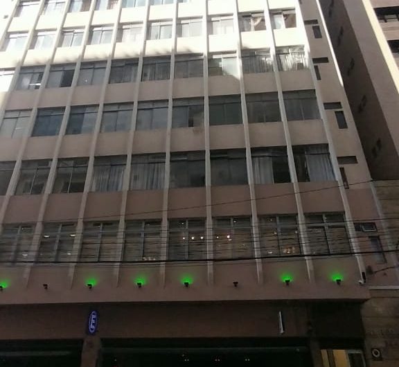 Conjunto para alugar possuí 30,30 M² com 01 sala e bwc no Centro de Curitiba/PR
