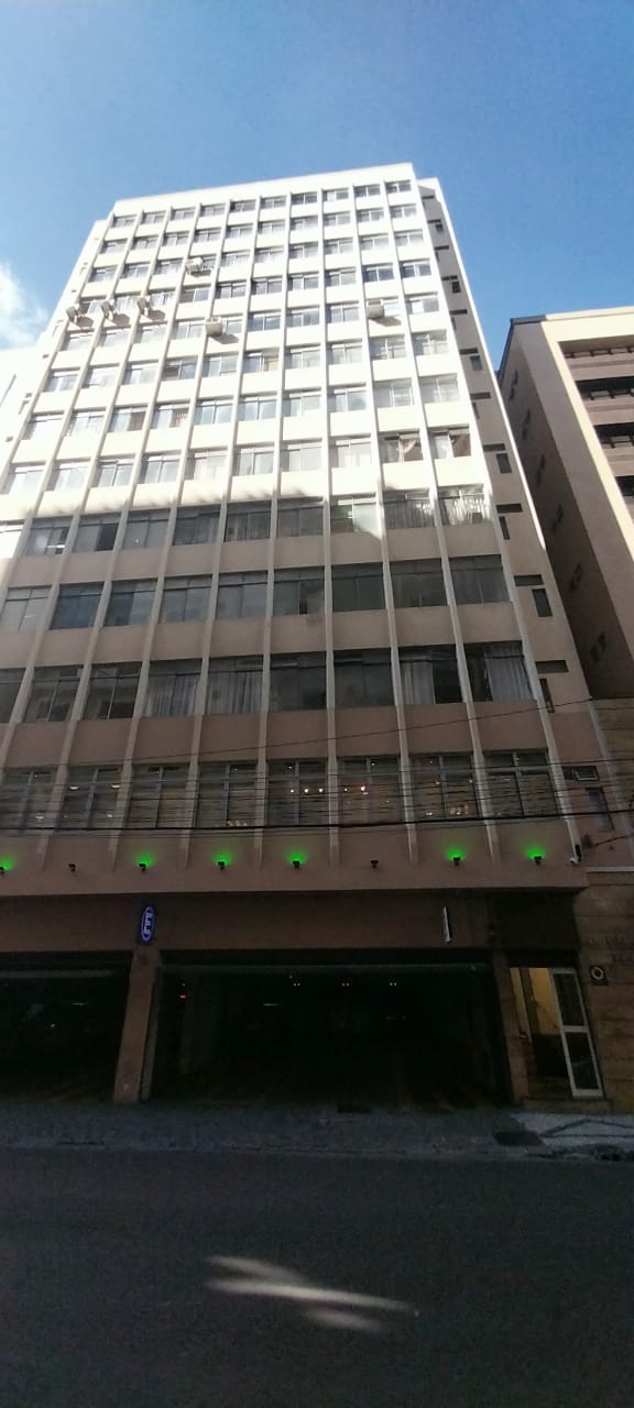 Conjunto para alugar possuí 30,30 M² com 01 sala e bwc no Centro de Curitiba/PR
