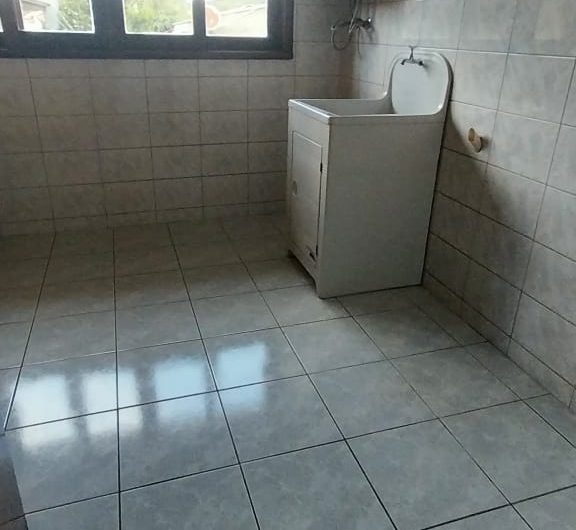 Casa parte Superior para alugar possuí 240,30 M² com 03 dormitórios em Santa Candida/ Curitiba/PR