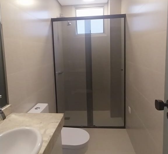 Apartamento para alugar possuí 87,40 M² com 02 dormitórios no Água Verde, Curitiba/PR