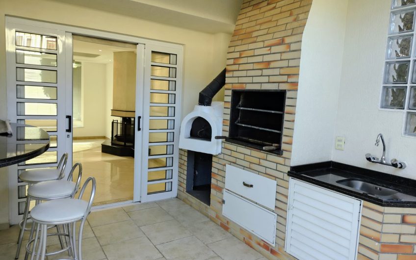 Sobrado para alugar contém 299,59 M² 03 dormitórios no Jardim Social, Curitiba/PR