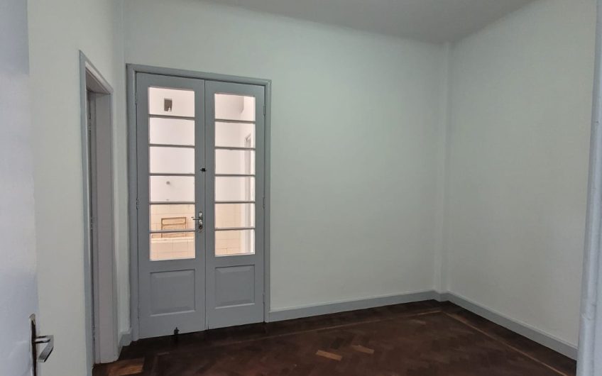 Apartamento para alugar possuí 117,80 M² com 02 dormitórios no Centro de Curitiba/PR