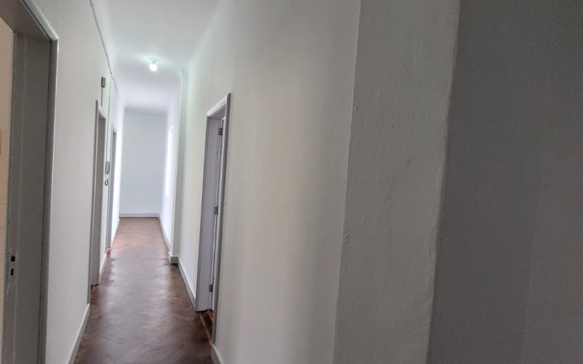 Apartamento para alugar possuí 117,80 M² com 02 dormitórios no Centro de Curitiba/PR