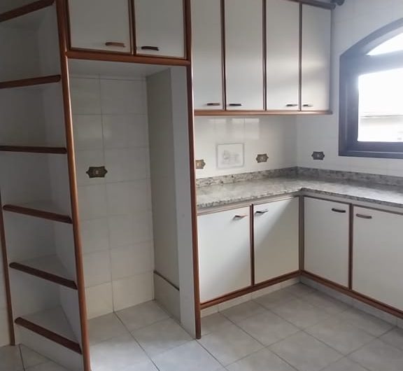 Casa parte Superior para alugar possuí 240,30 M² com 03 dormitórios em Santa Candida/ Curitiba/PR