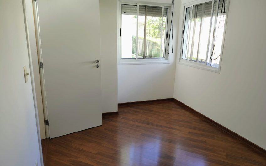 Sobrado para alugar contém 299,59 M² 03 dormitórios no Jardim Social, Curitiba/PR