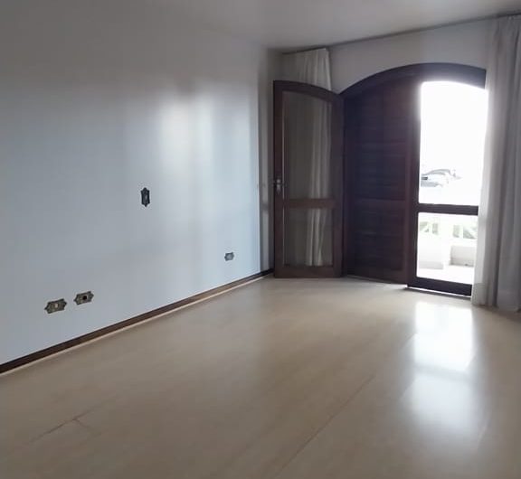 Casa parte Superior para alugar possuí 240,30 M² com 03 dormitórios em Santa Candida/ Curitiba/PR