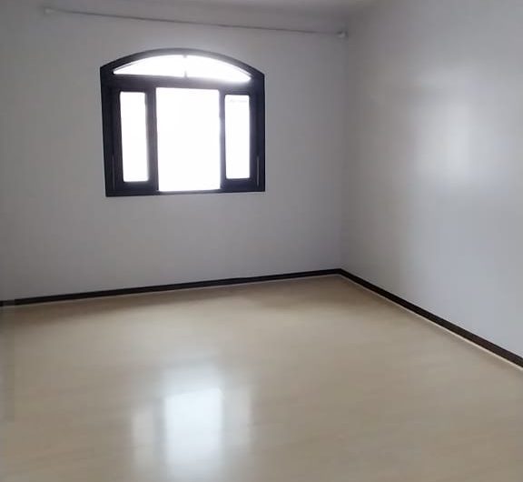 Casa parte Superior para alugar possuí 240,30 M² com 03 dormitórios em Santa Candida/ Curitiba/PR