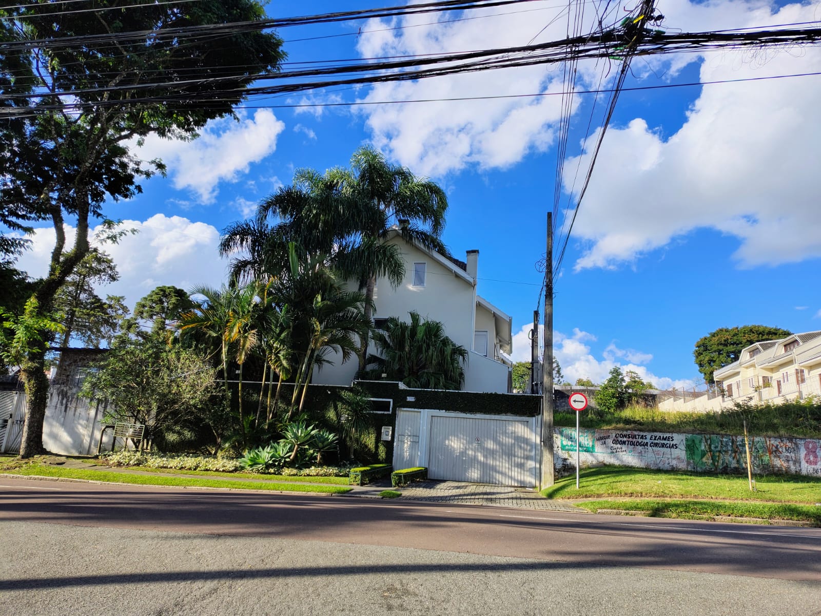 Sobrado para alugar contém 299,59 M² 03 dormitórios no Jardim Social, Curitiba/PR