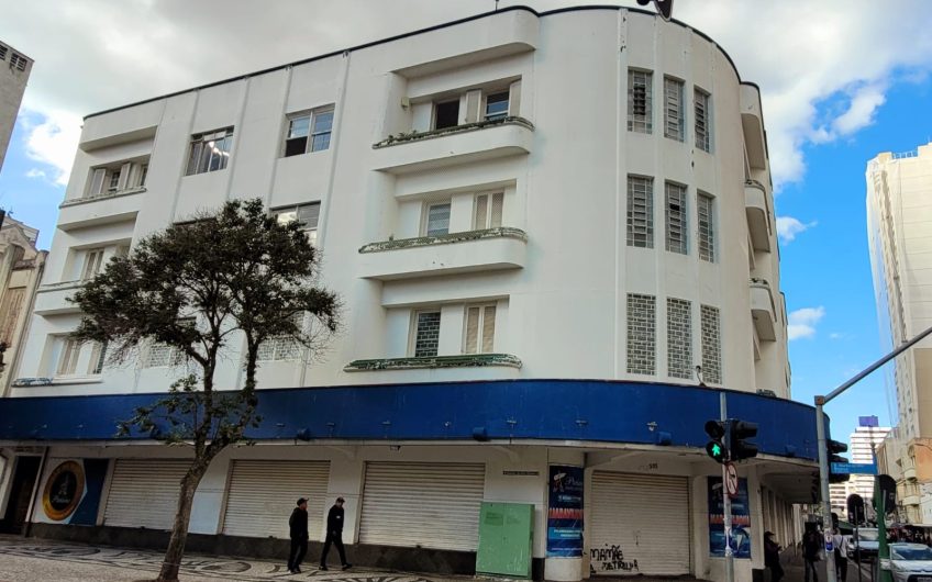 Apartamento para alugar possuí 117,80 M² com 02 dormitórios no Centro de Curitiba/PR