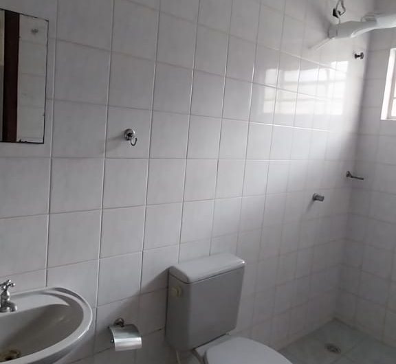 Casa parte Superior para alugar possuí 240,30 M² com 03 dormitórios em Santa Candida/ Curitiba/PR
