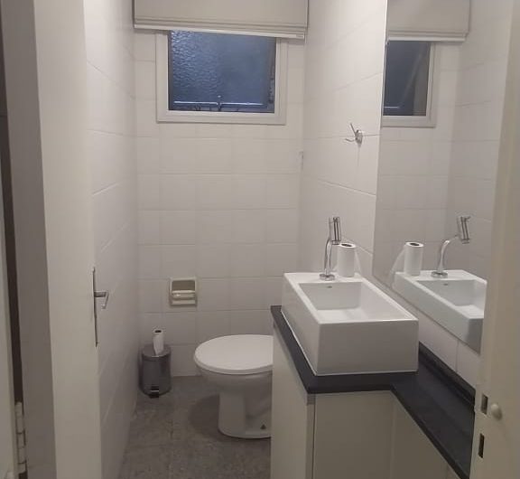 Apartamento para alugar possuí 87,40 M² com 02 dormitórios no Água Verde, Curitiba/PR