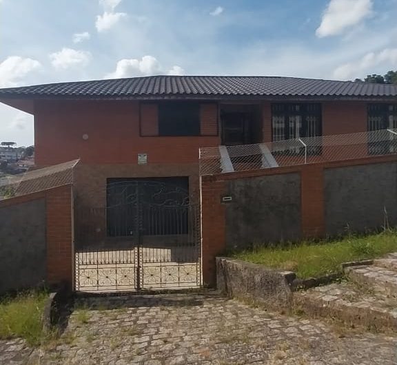Casa para alugar possuí 119,50 M² com 4 dormitórios no Pilarzinho, Curitiba/PR