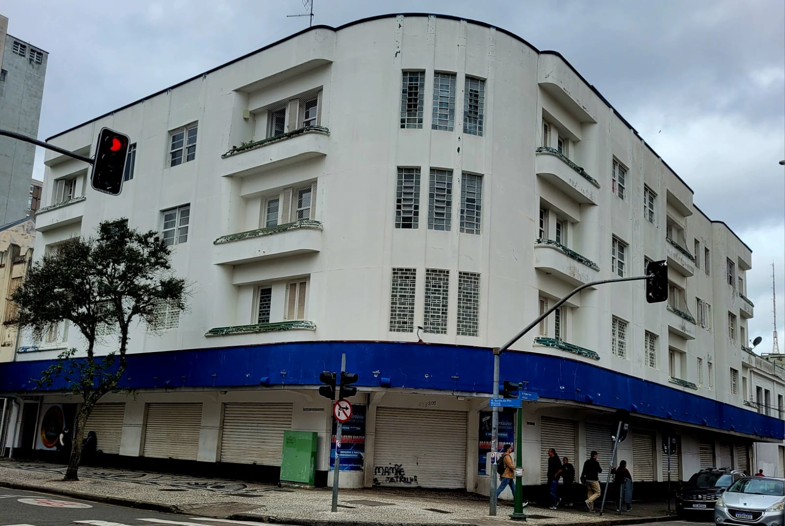 Loja para alugar possuí 1.458,00 M² com 02 salas amplas + 5 salas no Centro de Curitiba/PR