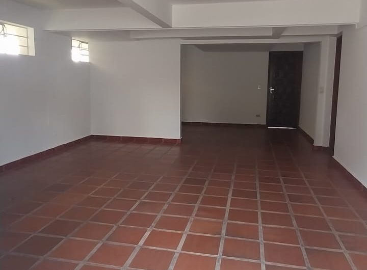 Casa para alugar possuí 119,50 M² com 4 dormitórios no Pilarzinho, Curitiba/PR