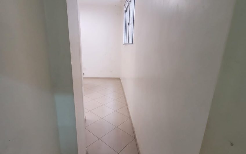 Loja para alugar possuí 1.458,00 M² com 02 salas amplas + 5 salas no Centro de Curitiba/PR