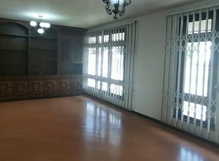 Casa para alugar possuí 119,50 M² com 4 dormitórios no Pilarzinho, Curitiba/PR