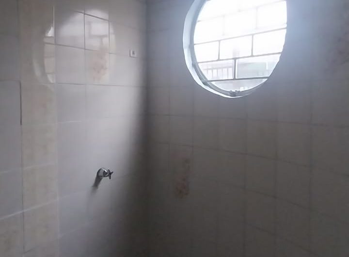 Casa para alugar possuí 70,00 M² com 02 dormitórios no bairro Portão, Curitiba/PR