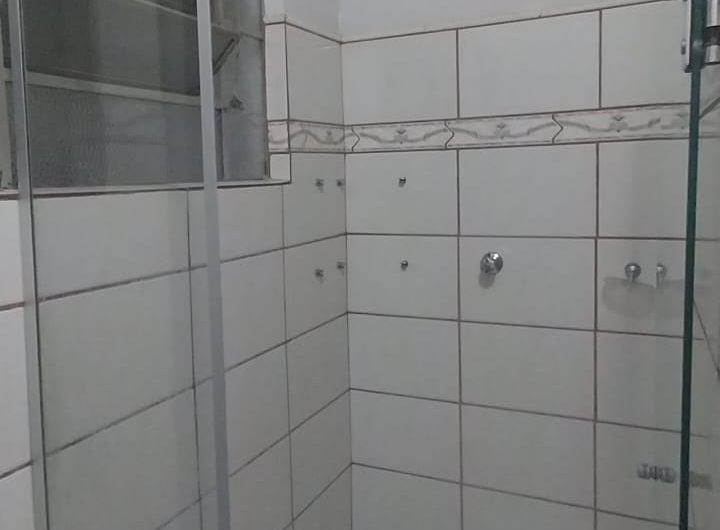 Casa para alugar possuí 70,00 M² com 02 dormitórios no bairro Portão, Curitiba/PR
