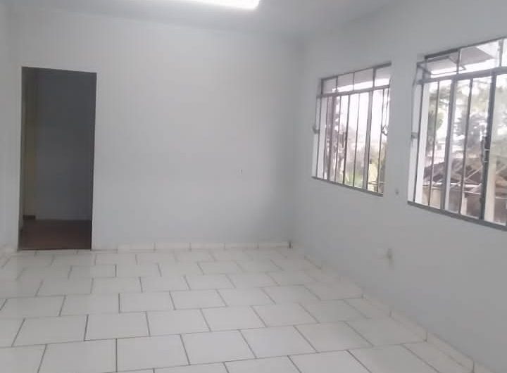 Casa para alugar possuí 70,00 M² com 02 dormitórios no bairro Portão, Curitiba/PR