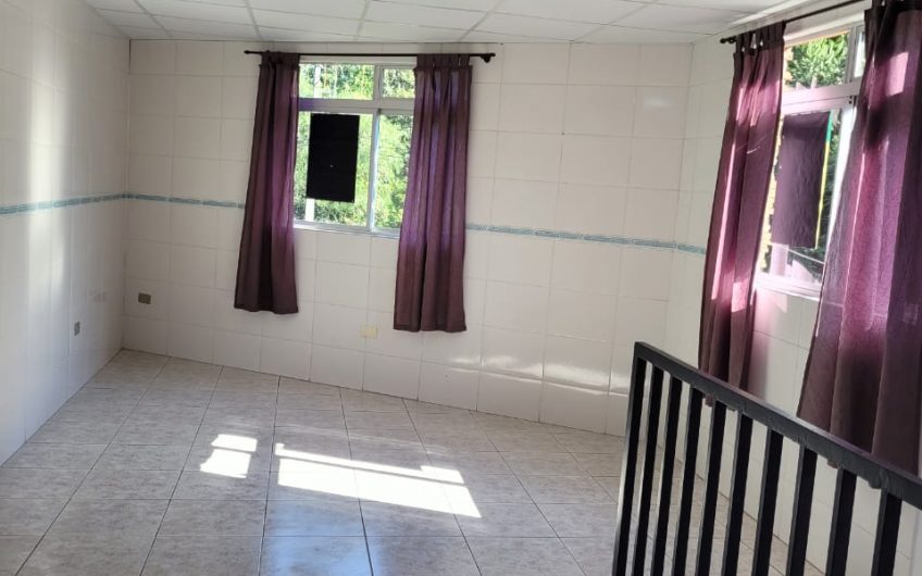 Imóvel para alugar possuí 91,00 M² com 03 dormitórios no Juvevê, Curitiba/PR