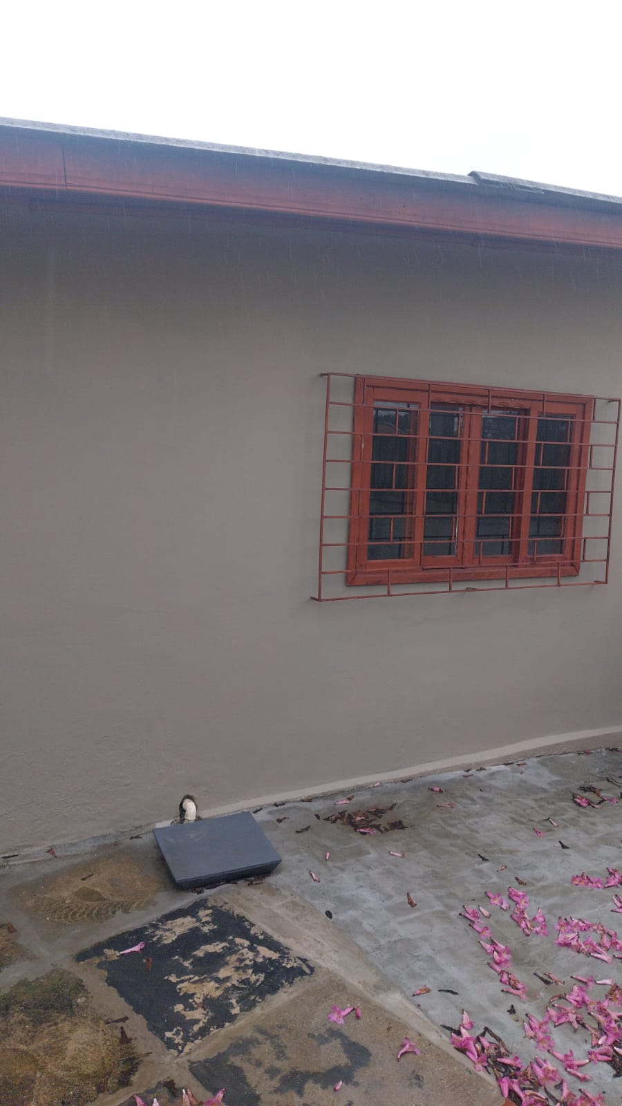 Casa para alugar possuí 35,00 M² com 2 dormitórios no Portão, Curitiba/PR