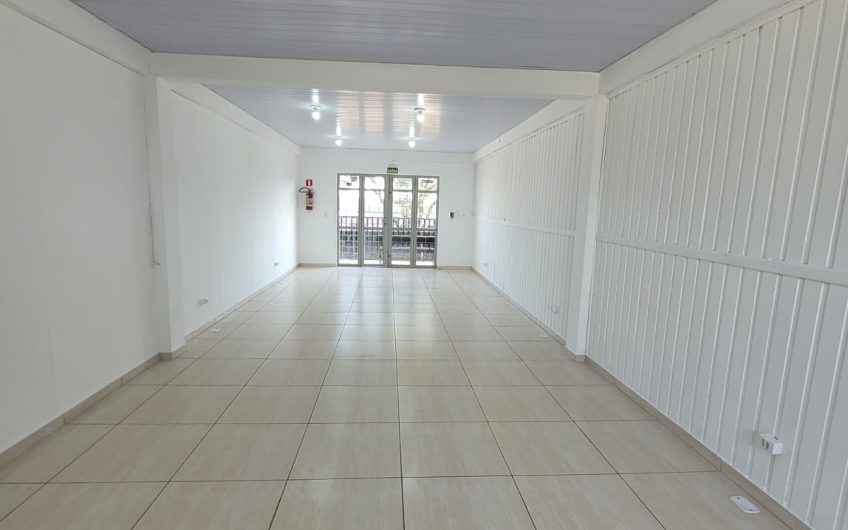 Sala comercial para alugar possuí 68,80 M² no Jardim Osasco, Colombo/PR