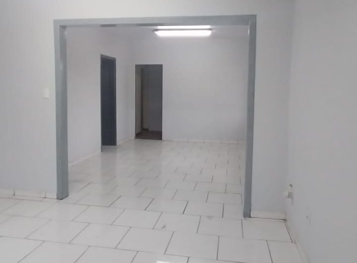 Casa para alugar possuí 70,00 M² com 02 dormitórios no bairro Portão, Curitiba/PR