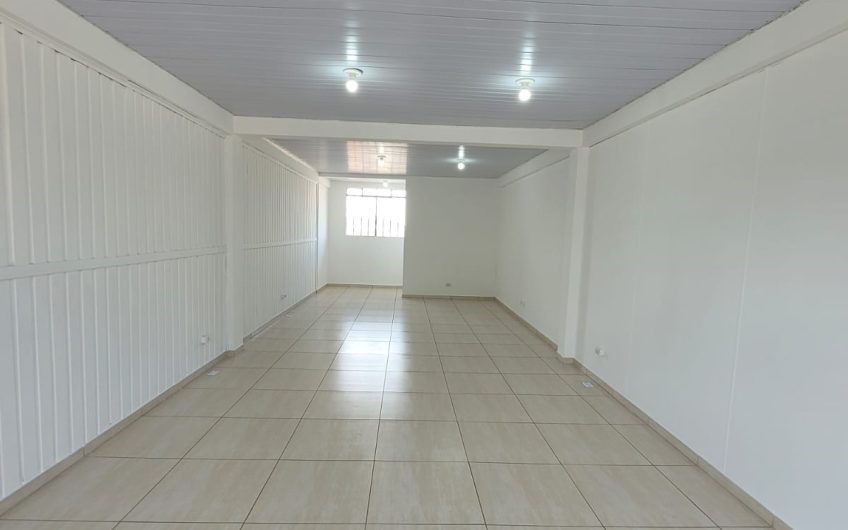 Sala comercial para alugar possuí 68,80 M² no Jardim Osasco, Colombo/PR