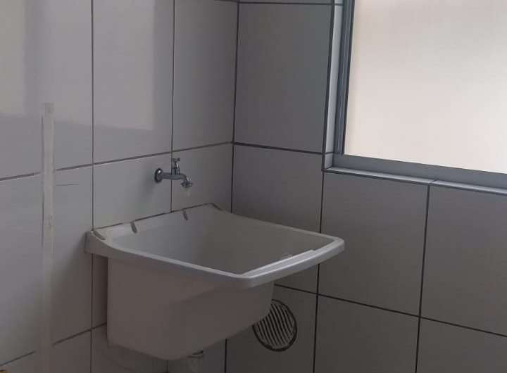 Apartamento para alugar possuí 52,50 M² com 02 dormitório no Sitio Cercado, Curitiba/PR