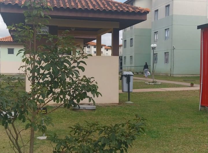 Apartamento para alugar possuí 52,50 M² com 02 dormitório no Sitio Cercado, Curitiba/PR