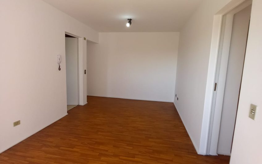 Apartamento para alugar possuí 117,70 M²com 3 dormitórios no Cristo Rei, Curitiba/PR