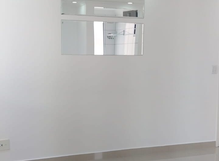 Apartamento para alugar possuí 52,50 M² com 02 dormitório no Sitio Cercado, Curitiba/PR
