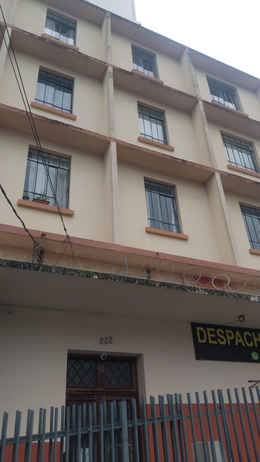 Apartamento para alugar possuí 49,00 M² com 02 dormitórios no Centro de Curitiba/PR