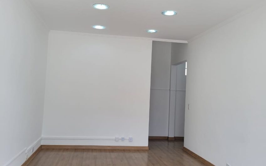 Loja para alugar possuí 30,00 M² sala com banheiro no Alto XV, Curitiba/PR