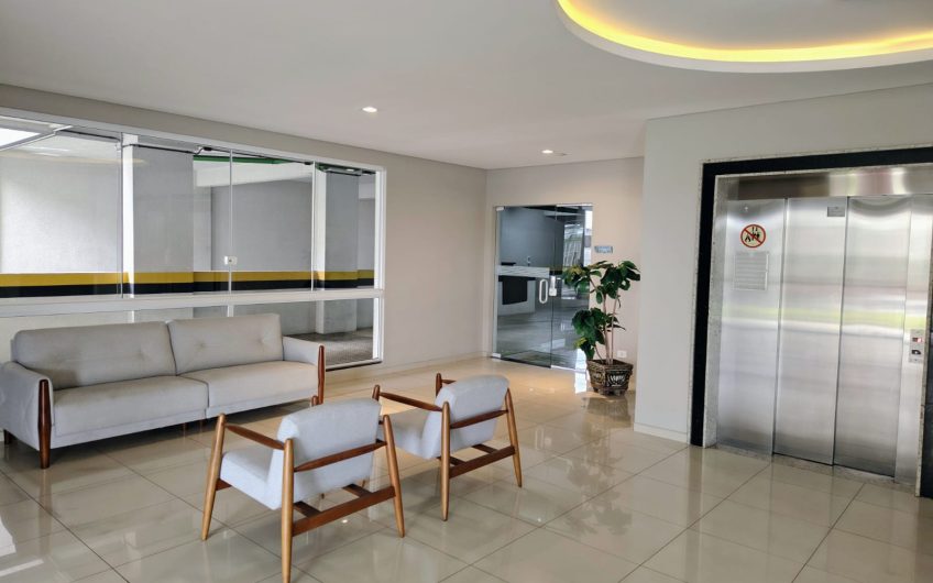 Studio mobiliado com garagem, 01 dormitório no Boa Vista