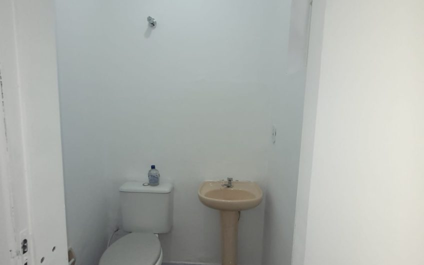 Sala Comercial para Locação possuí 82,50 M² com 02 salas e 02 bwcs no Jardim Osasco, Colombo/PR