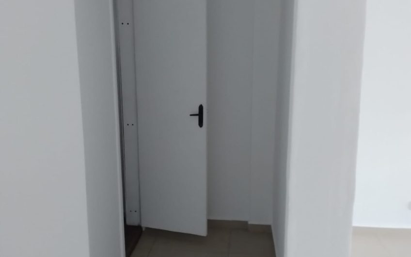 Sala Comercial para Locação possuí 82,50 M² com 02 salas e 02 bwcs no Jardim Osasco, Colombo/PR