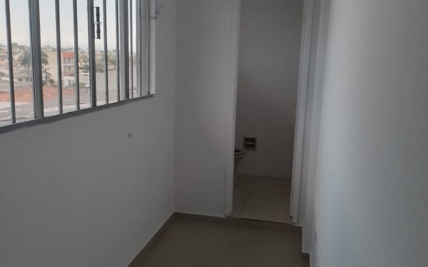 Sala Comercial para Locação possuí 82,50 M² com 02 salas e 02 bwcs no Jardim Osasco, Colombo/PR