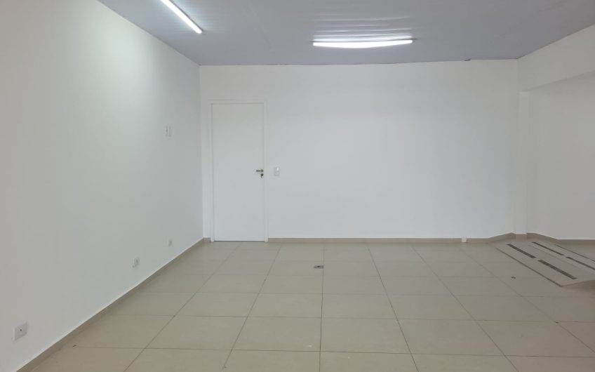 Sala Comercial para Locação possuí 82,50 M² com 02 salas e 02 bwcs no Jardim Osasco, Colombo/PR