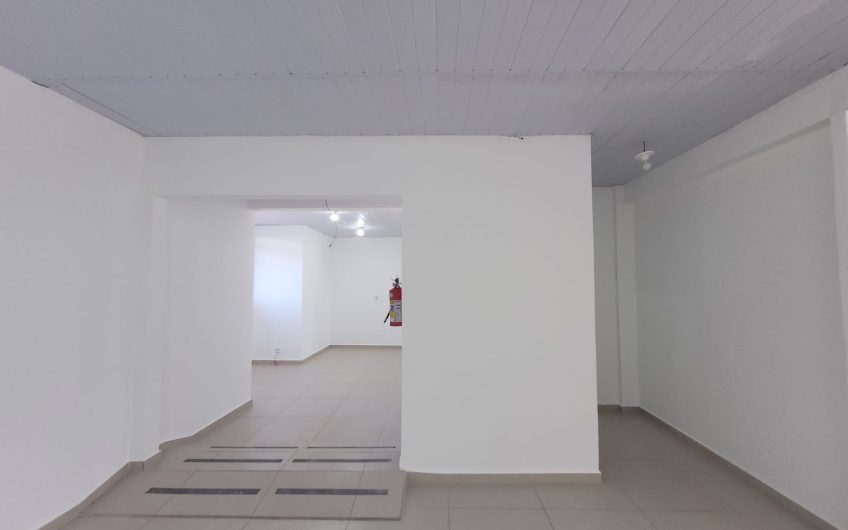 Sala Comercial para Locação possuí 82,50 M² com 02 salas e 02 bwcs no Jardim Osasco, Colombo/PR