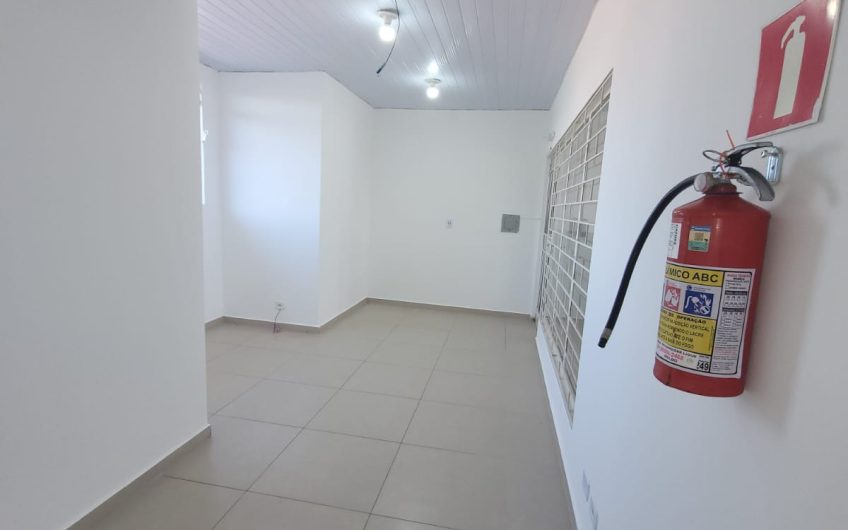 Sala Comercial para Locação possuí 82,50 M² com 02 salas e 02 bwcs no Jardim Osasco, Colombo/PR