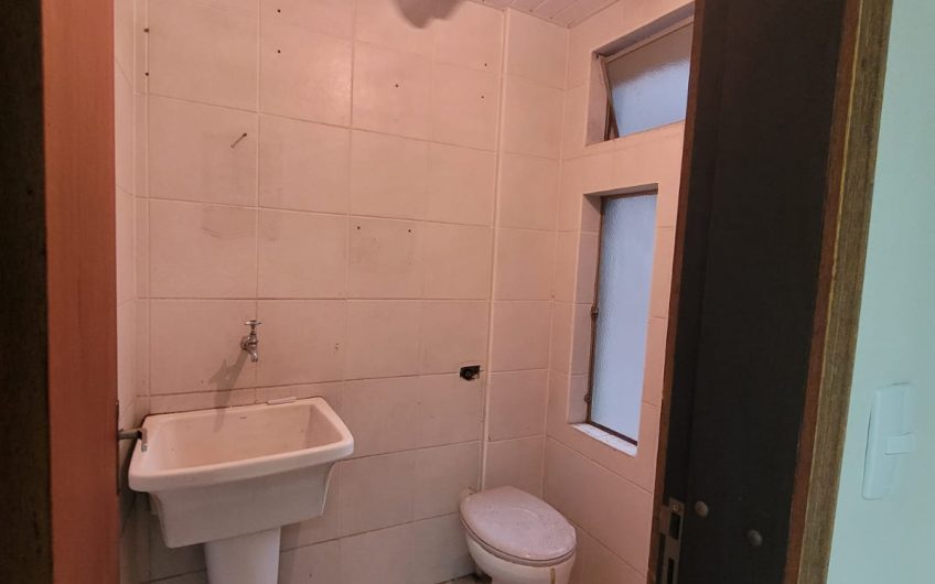 Conjunto comercial para alugar possuí 135,40 m² 05 salas no Centro de Curitiba/PR