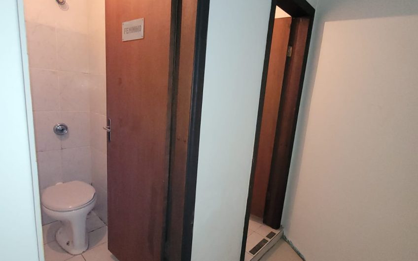 Conjunto comercial para alugar possuí 135,40 m² 05 salas no Centro de Curitiba/PR