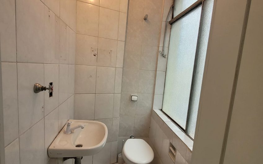 Conjunto comercial para alugar possuí 135,40 m² 05 salas no Centro de Curitiba/PR