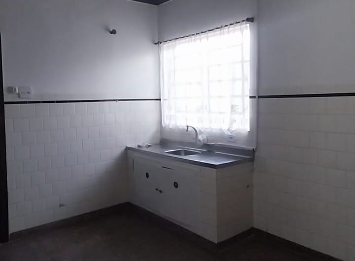 Casa para alugar possuí 196,00 M² 03 dormitórios no Jardim Social, Curitiba/PR