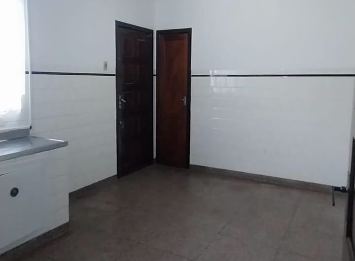 Casa para alugar possuí 196,00 M² 03 dormitórios no Jardim Social, Curitiba/PR