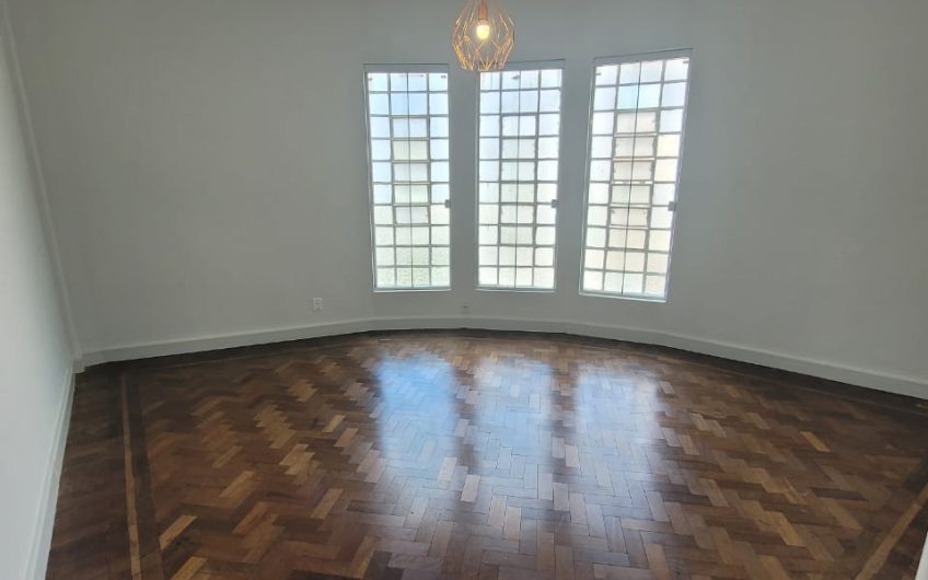 Apartamento para alugar possuí 117,00 M² com 2 dormitórios no Centro de Curitiba/PR