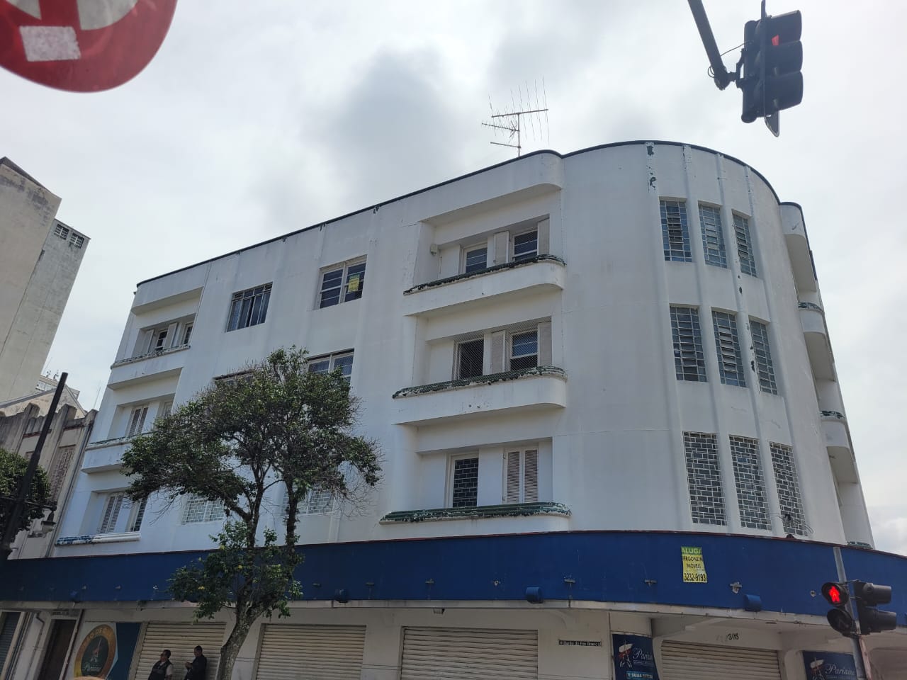 Apartamento para alugar possuí 117,00 M² com 2 dormitórios no Centro de Curitiba/PR