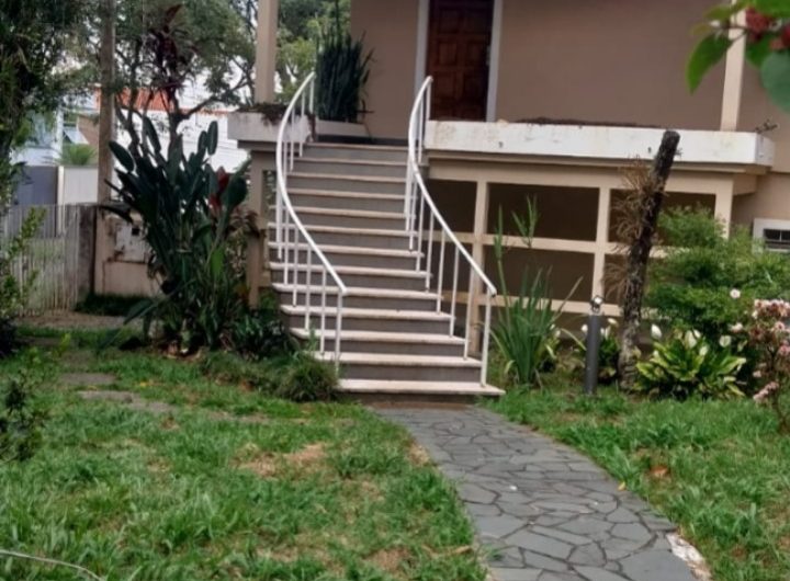 Casa para alugar possuí 196,00 M² 03 dormitórios no Jardim Social, Curitiba/PR